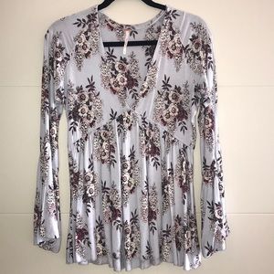 Long sleeve v neck flowy top
